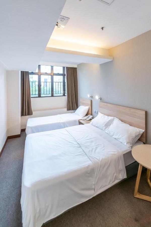 Metacity Living Отель Гонконг